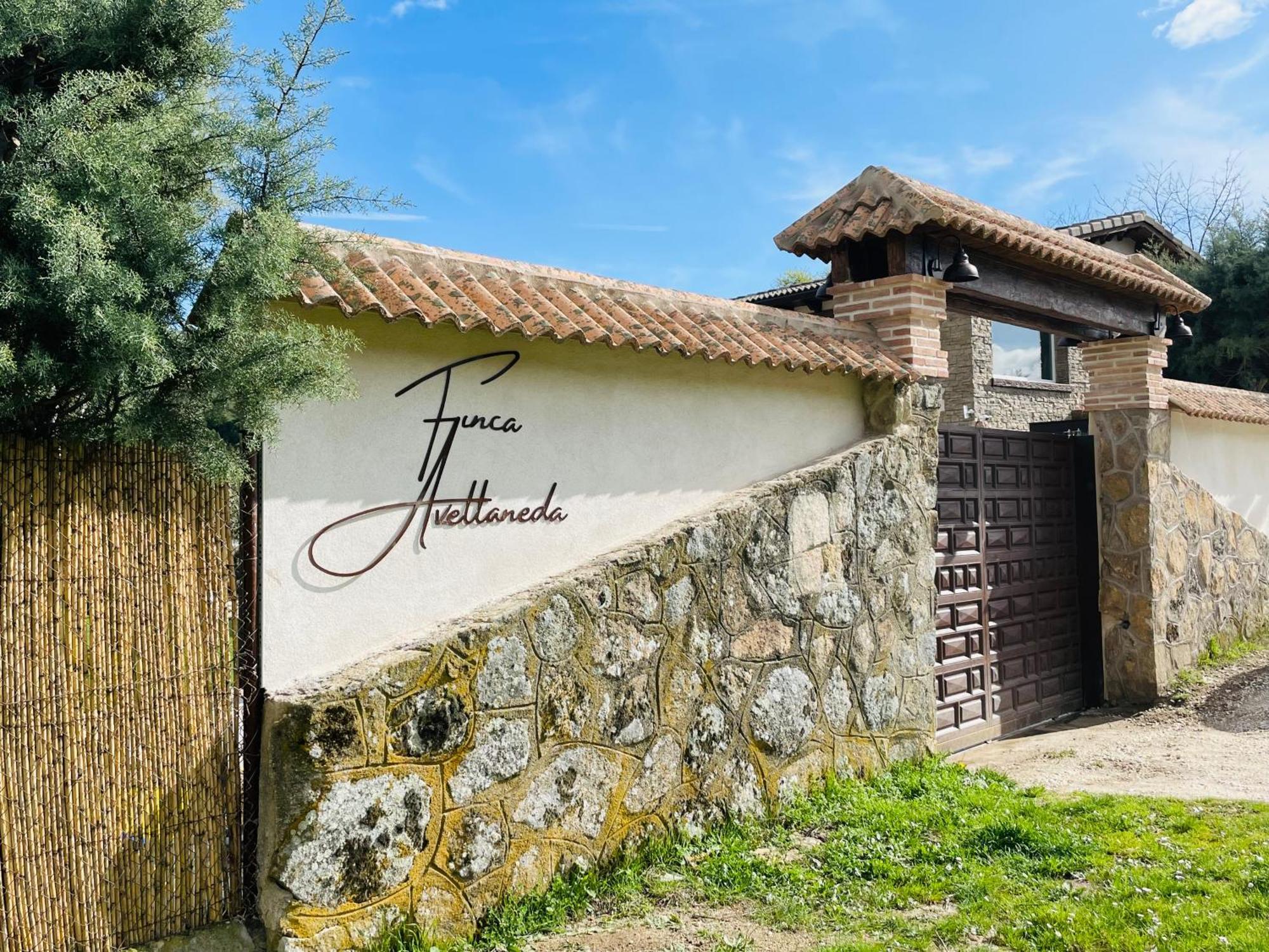 Finca Avellaneda Navahondilla Exterior photo